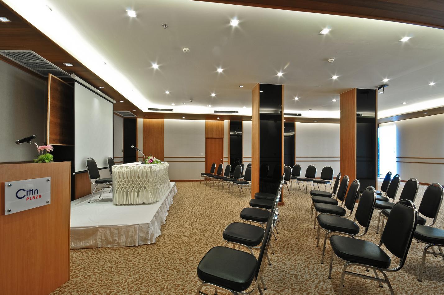 Ashlee Plaza Patong Hotel & Spa Buitenkant foto
