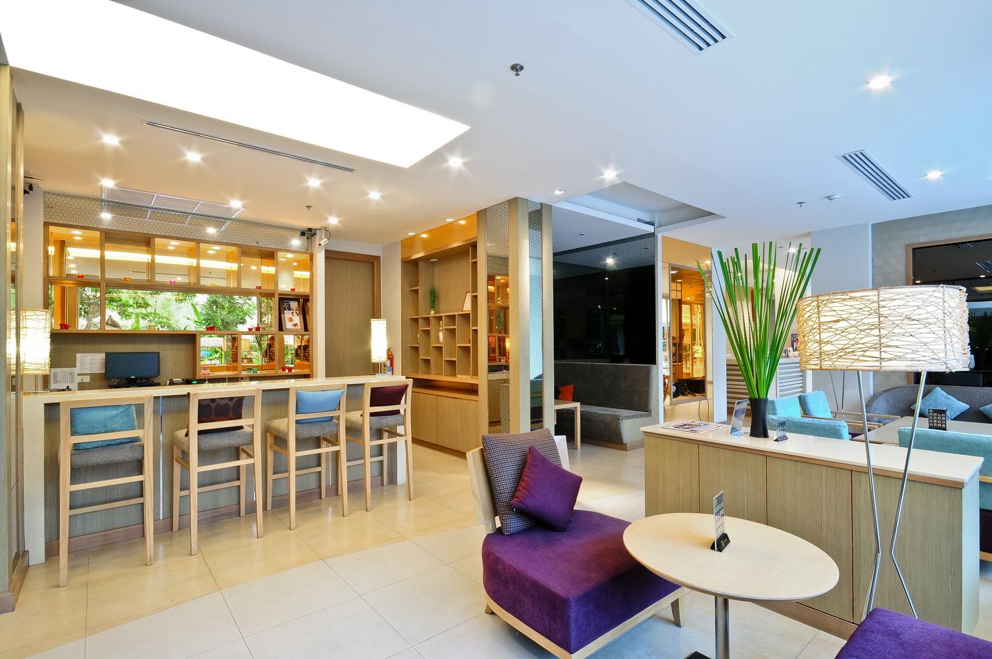 Ashlee Plaza Patong Hotel & Spa Buitenkant foto
