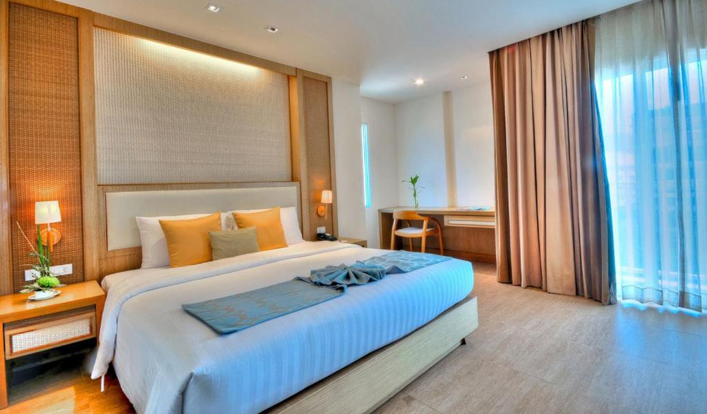 Ashlee Plaza Patong Hotel & Spa Buitenkant foto