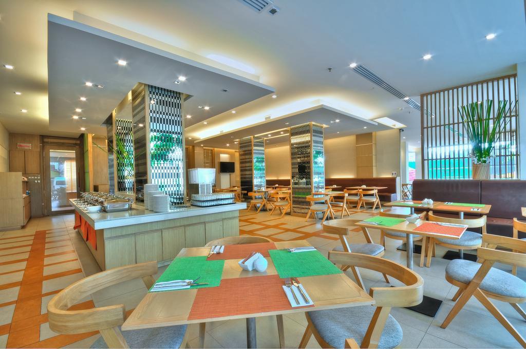 Ashlee Plaza Patong Hotel & Spa Buitenkant foto