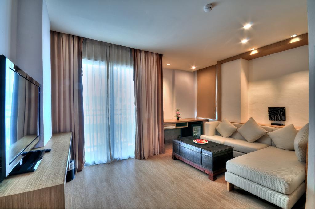 Ashlee Plaza Patong Hotel & Spa Buitenkant foto